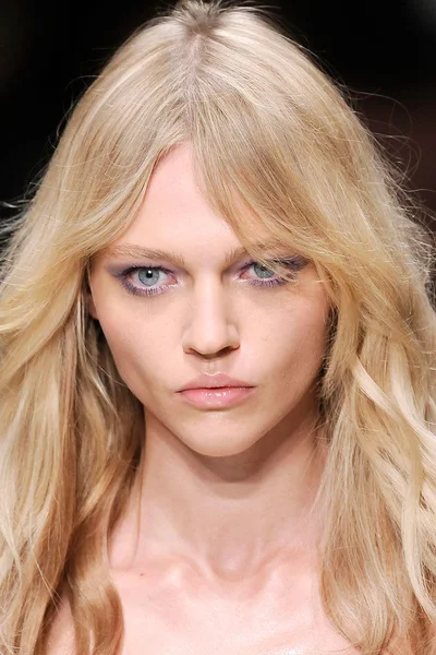 Look 48